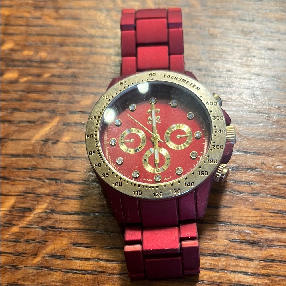 Elegant Red and Gold Men's Watch
